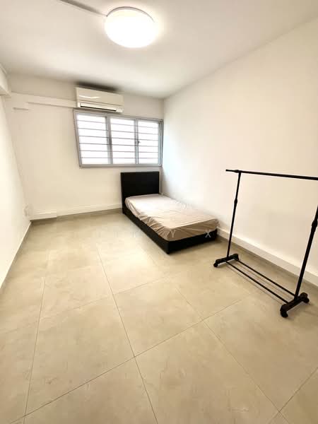 8 Holland Avenue, 8 Holland Avenue, 3 Bedrooms, 882 sqft, HDB Flat For Sale, by Lim Y X, 500239658 - Bedroom - PropertyGuru.com.sg