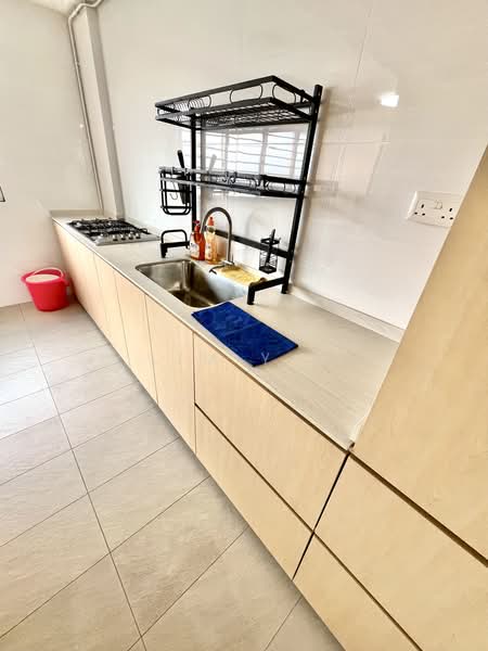 8 Holland Avenue, 8 Holland Avenue, 3 Bedrooms, 882 sqft, HDB Flat For Sale, by Lim Y X, 500239658 - Kitchen - PropertyGuru.com.sg