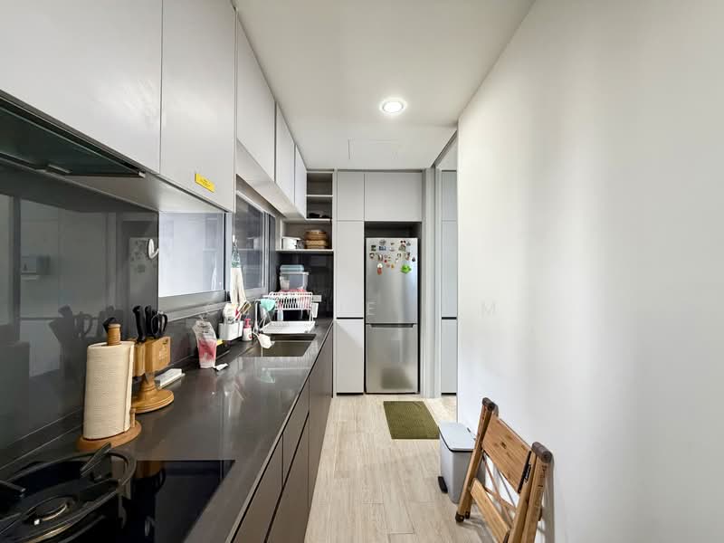 Amber Park, 18 Amber Gardens, 6 Bedrooms, 4,392 sqft, Condominium For Sale, by Clarie Lim, 500239665 - Kitchen - PropertyGuru.com.sg