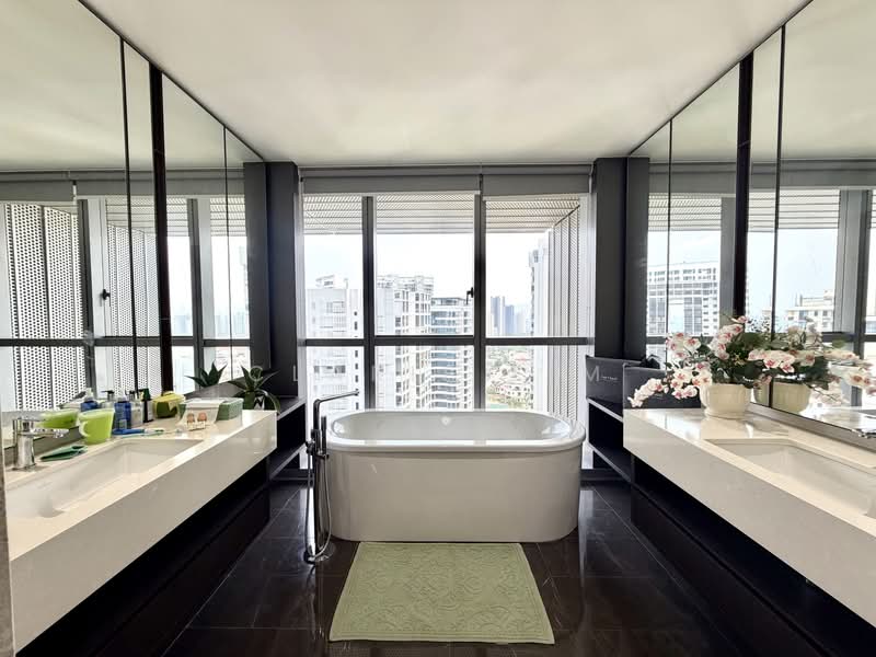 Amber Park, 18 Amber Gardens, 6 Bedrooms, 4,392 sqft, Condominium For Sale, by Clarie Lim, 500239665 - Bathroom - PropertyGuru.com.sg