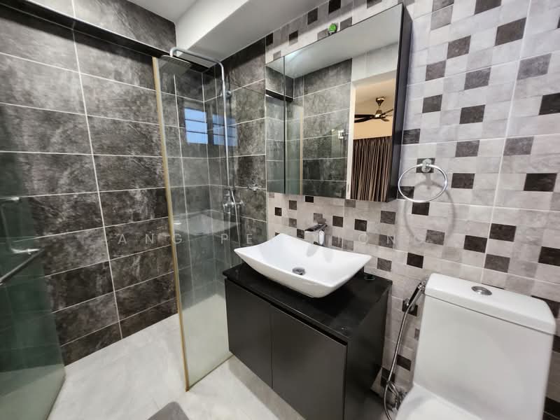 128 Bishan Street 12, 128 Bishan Street 12, 3 Bedrooms, 1,302 sqft, HDB Flat For Sale, by Ang Pei Xiong, 500239677 - Bathroom - PropertyGuru.com.sg