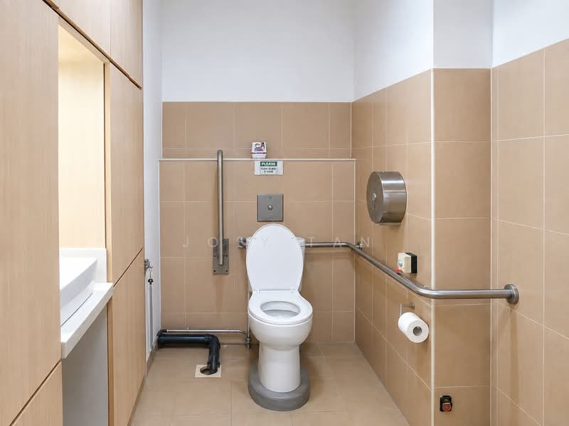 Harrison Road, Macpherson / Potong Pasir, 1,841 sqft, Light Industrial (B1) For Rent, by Joey Tan, 500239679 - Bathroom - CommercialGuru.com.sg