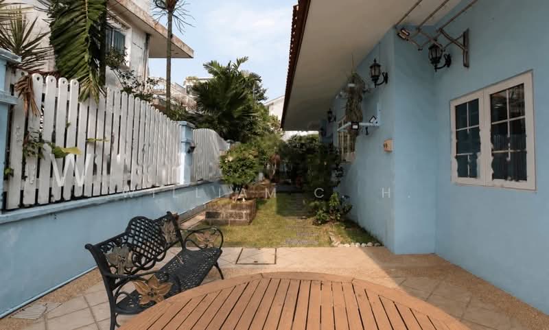 D16. Spacious Freehold Semi Detached facing East near Bayshore MRT, Lucky Heights/Lucky Gardens/Lucky Rise/Sennet Road, Bedok / Upper East Coast, 5 Bedrooms, 4,100 sqft, Semi-Detached House For Sale, by William C. H., 500239686 - Exterior - PropertyGuru.com.sg