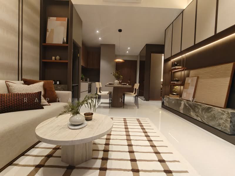 Parksuites, 18 Holland Grove Road, 2 Bedrooms, 768 sqft, Condominium For Sale, by Raphael Chua K. W., 500239691 - Living Room - PropertyGuru.com.sg