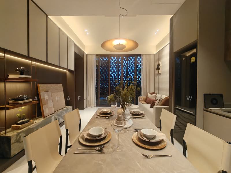 Parksuites, 18 Holland Grove Road, 2 Bedrooms, 768 sqft, Condominium For Sale, by Raphael Chua K. W., 500239691 - Dining Room - PropertyGuru.com.sg