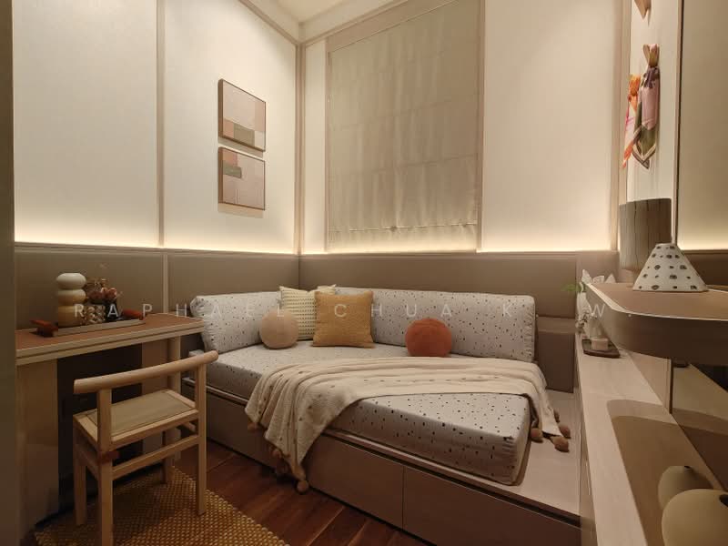 Parksuites, 18 Holland Grove Road, 2 Bedrooms, 768 sqft, Condominium For Sale, by Raphael Chua K. W., 500239691 - Bedroom - PropertyGuru.com.sg