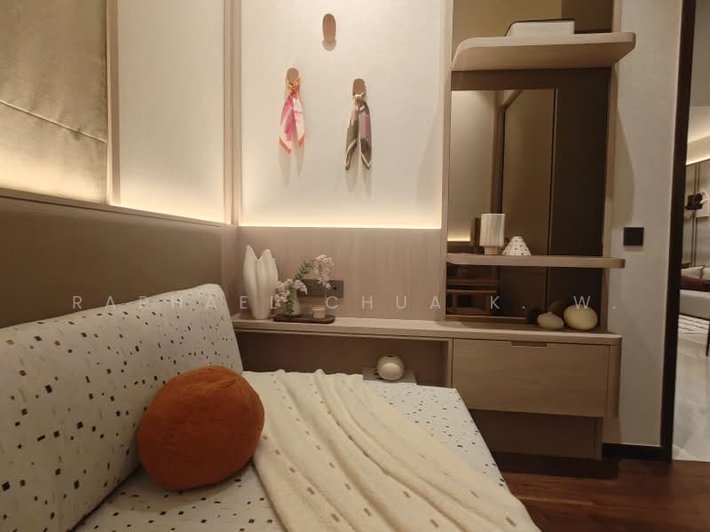 Parksuites, 18 Holland Grove Road, 2 Bedrooms, 768 sqft, Condominium For Sale, by Raphael Chua K. W., 500239691 - Bedroom - PropertyGuru.com.sg