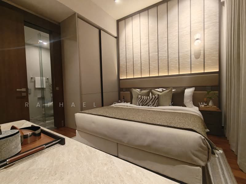 Parksuites, 18 Holland Grove Road, 2 Bedrooms, 768 sqft, Condominium For Sale, by Raphael Chua K. W., 500239691 - Bedroom - PropertyGuru.com.sg