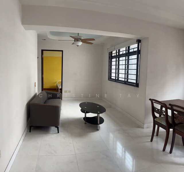 17 Cantonment Close, 17 Cantonment Close, 3 Bedrooms, 969 sqft, HDB Flat For Rent, by Christine Tay, 500239700 - Living Room - PropertyGuru.com.sg