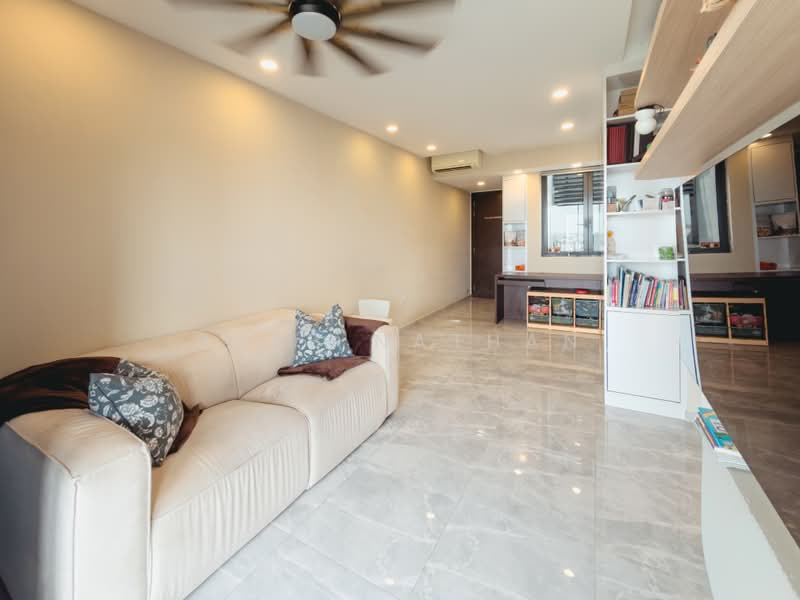 The Brownstone, 152 Canberra Drive, 3 Bedrooms, 947 sqft, Condominium For Sale, by Prab Nathan, 500239716 - Living Room - PropertyGuru.com.sg