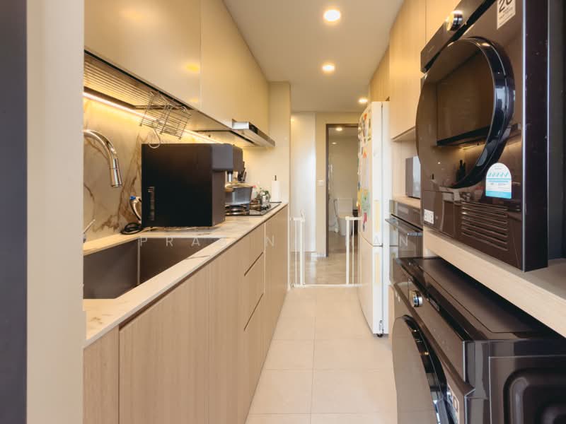 The Brownstone, 152 Canberra Drive, 3 Bedrooms, 947 sqft, Condominium For Sale, by Prab Nathan, 500239716 - Kitchen - PropertyGuru.com.sg