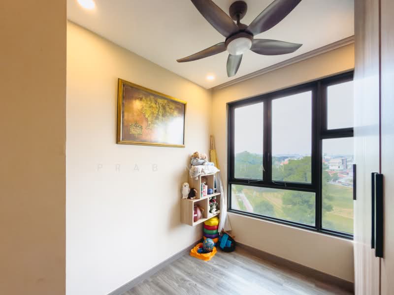 The Brownstone, 152 Canberra Drive, 3 Bedrooms, 947 sqft, Condominium For Sale, by Prab Nathan, 500239716 - Bedroom 2 - PropertyGuru.com.sg