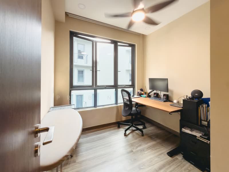 The Brownstone, 152 Canberra Drive, 3 Bedrooms, 947 sqft, Condominium For Sale, by Prab Nathan, 500239716 - Bedroom 3 - PropertyGuru.com.sg