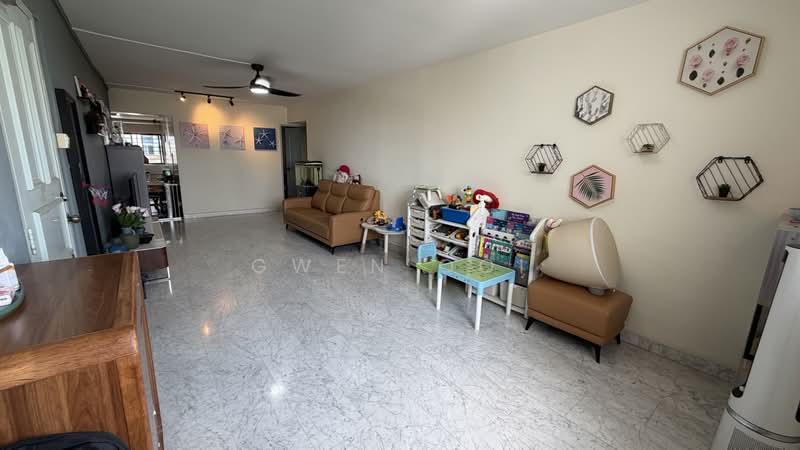 127 Serangoon North Avenue 1, 127 Serangoon North Avenue 1, 3 Bedrooms, 980 sqft, HDB Flat For Rent, by Gwen Ooi, 500239730 - Living Room - PropertyGuru.com.sg