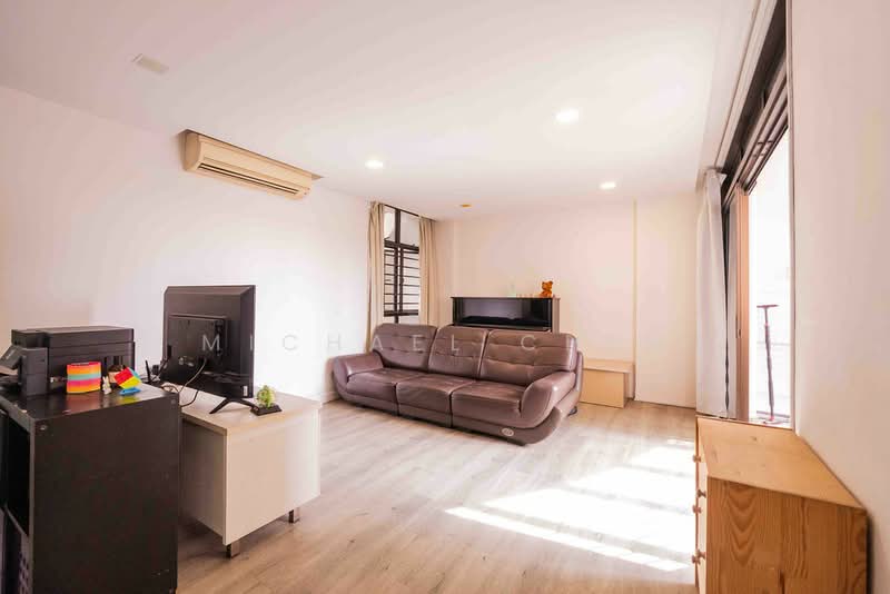 468 Segar Road, 468 Segar Road, 3 Bedrooms, 1,399 sqft, HDB Flat For Sale, by Michael Chen, 500239740 - Living Room - PropertyGuru.com.sg