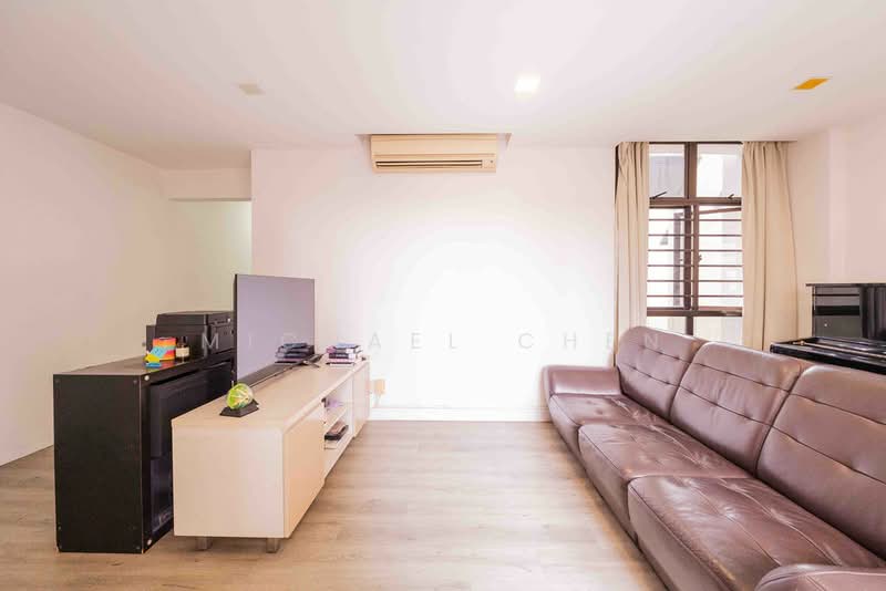 468 Segar Road, 468 Segar Road, 3 Bedrooms, 1,399 sqft, HDB Flat For Sale, by Michael Chen, 500239740 - Living Room - PropertyGuru.com.sg