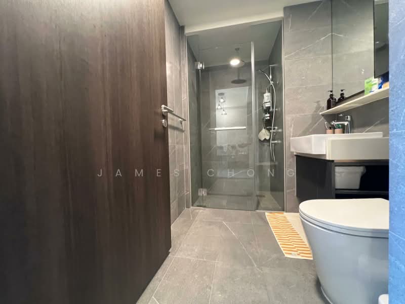 Riverfront Residences, 41 Hougang Avenue 7, Hougang / Punggol / Sengkang, 2 Bedrooms, 614 sqft, Condominium For Sale, by James Chong, 500239754 - Bathroom - PropertyGuru.com.sg