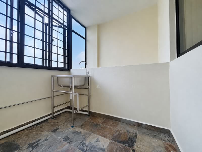 Kilat Centre, 33 Lorong Kilat, 3 Bedrooms, 1,227 sqft, Apartment For Rent, by Alexa Loh, 500239765 - Laundry/Wet Area - PropertyGuru.com.sg