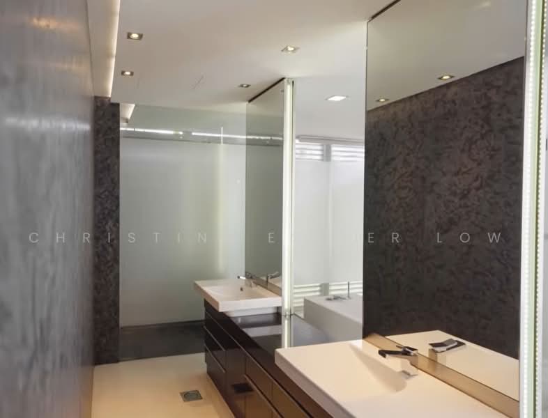 Orchard Area, , 5 Bedrooms, 6,674 sqft, Corner Terrace For Sale, by Christine Esther Low, 500239790 - Bathroom - PropertyGuru.com.sg