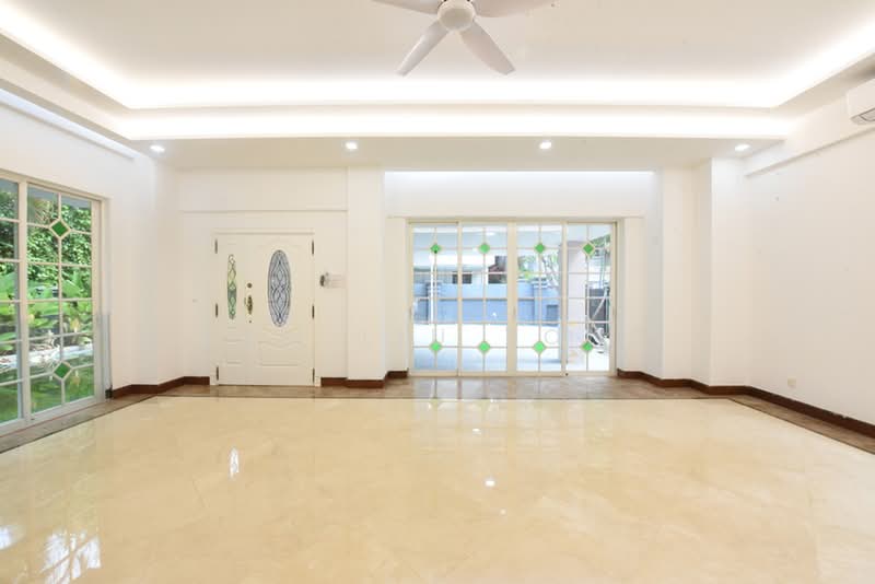 Gentle Villas, Gentle Drive, 5 Bedrooms, 7,382 sqft, Semi-Detached House For Rent, by Sam Liu Tong, 500239818 - Living Room - PropertyGuru.com.sg