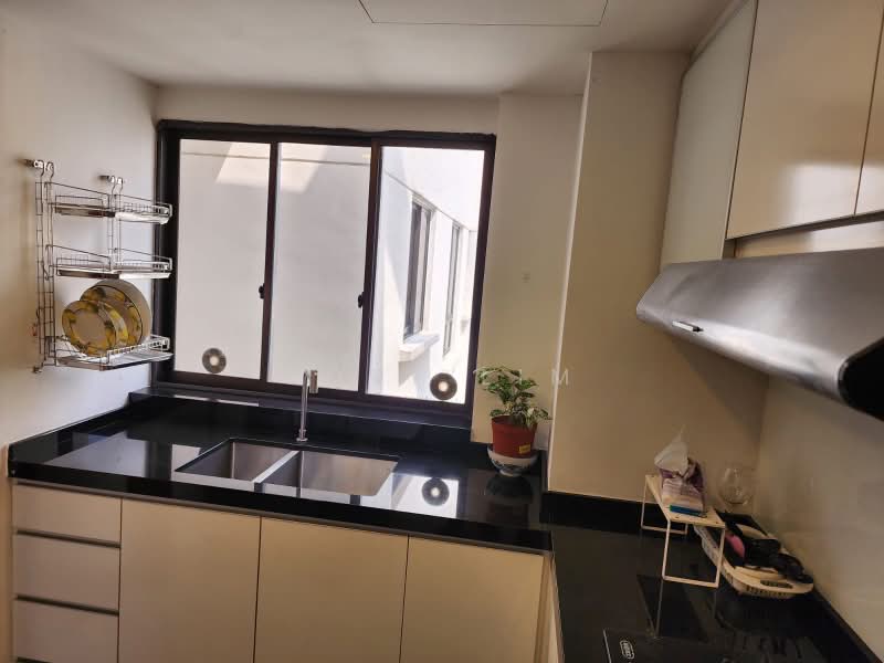 The Mayfair, 5 Jurong East Street 32, 1 Bedroom, 752 sqft, Condominium For Rent, by Joey Lim, 500239831 - Kitchen - PropertyGuru.com.sg