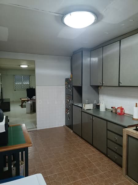 261 Jurong East Street 24, 261 Jurong East Street 24, 2 Bedrooms, 732 sqft, HDB Flat For Rent, by Collin Tan, 500239848 - Kitchen - PropertyGuru.com.sg
