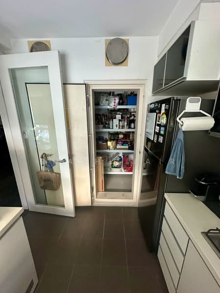 Ivory, 15 Ceylon Lane, East Coast / Marine Parade, 2 Bedrooms, 872 sqft, Apartment For Sale, by Shashi Nair, 500239850 - Kitchen - PropertyGuru.com.sg