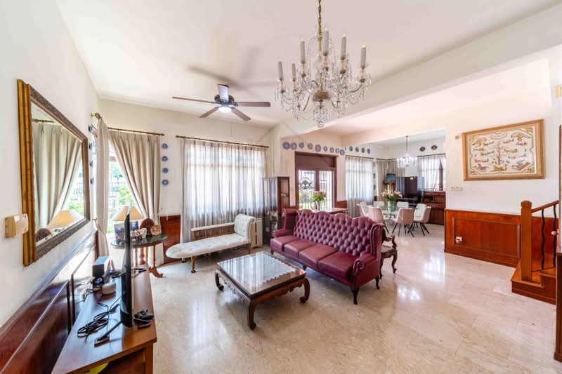 Bungalow mins walk to the beach. Rare detached in Riverina Estate!, Pasir Ris drive 3, Riverina crescent, Elias road, 6 Bedrooms, 3,358 sqft, Bungalow House For Sale, by Timothy Tan, 500239853 - Living Room - PropertyGuru.com.sg