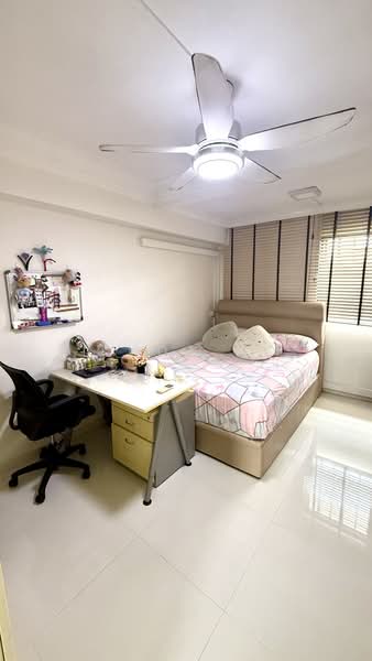 254 Bukit Batok East Avenue 4, 254 Bukit Batok East Avenue 4, 3 Bedrooms, 1,302 sqft, HDB Flat For Sale, by Linda Ho, 500239857 - Bedroom - PropertyGuru.com.sg