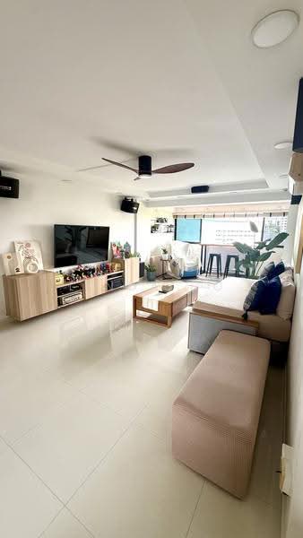 254 Bukit Batok East Avenue 4, 254 Bukit Batok East Avenue 4, 3 Bedrooms, 1,302 sqft, HDB Flat For Sale, by Linda Ho, 500239857 - Living Room - PropertyGuru.com.sg