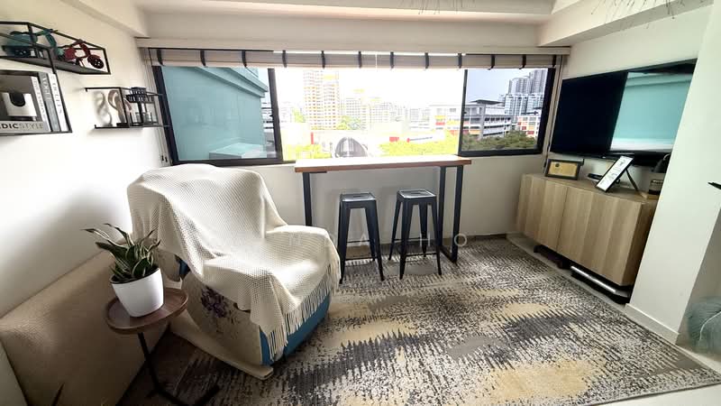 254 Bukit Batok East Avenue 4, 254 Bukit Batok East Avenue 4, 3 Bedrooms, 1,302 sqft, HDB Flat For Sale, by Linda Ho, 500239857 - Living Room - PropertyGuru.com.sg