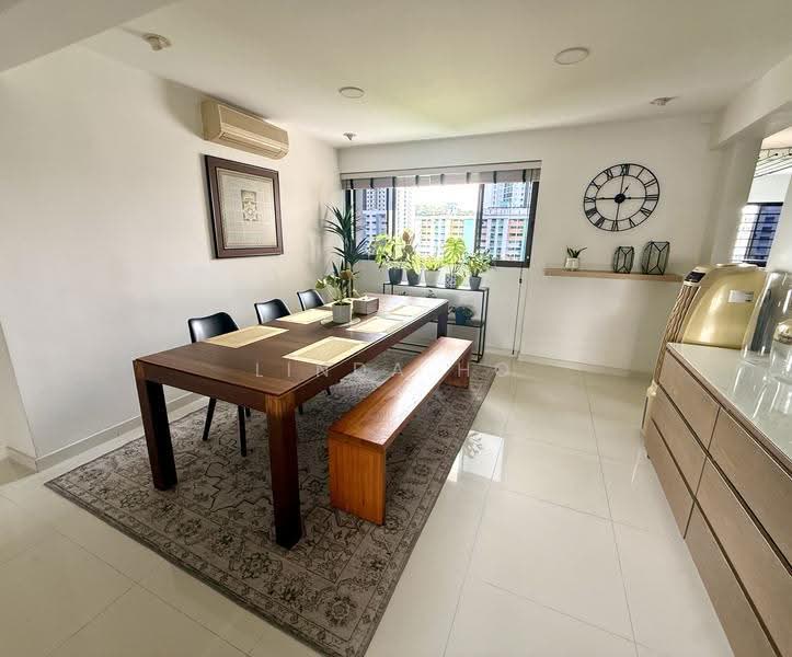 254 Bukit Batok East Avenue 4, 254 Bukit Batok East Avenue 4, 3 Bedrooms, 1,302 sqft, HDB Flat For Sale, by Linda Ho, 500239857 - Dining Room - PropertyGuru.com.sg