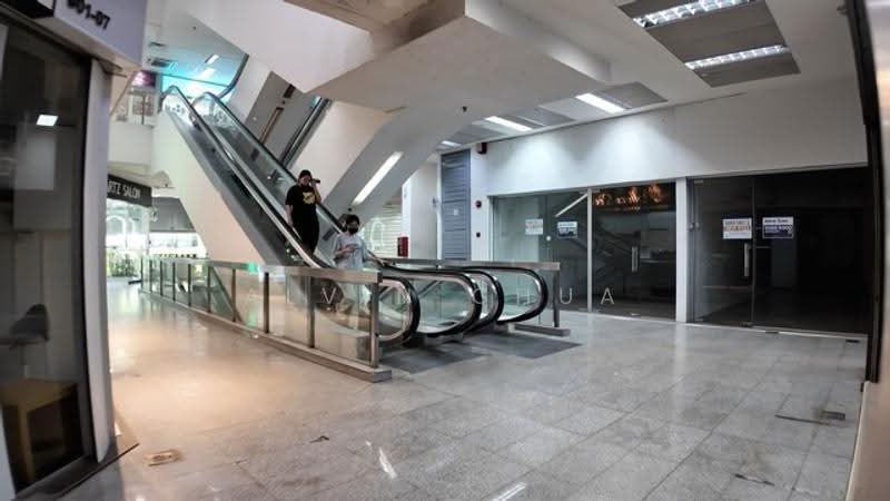 Midpoint Orchard, 220 Orchard Road, Orchard / River Valley, 323 sqft, Mall Shop For Rent, by Alvin Chua, 500239860 - Interior - CommercialGuru.com.sg
