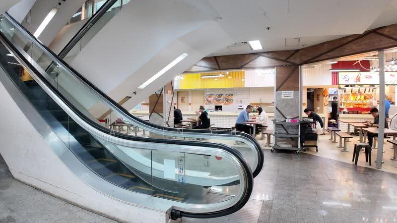 Midpoint Orchard, 220 Orchard Road, Orchard / River Valley, 323 sqft, Mall Shop For Rent, by Alvin Chua, 500239860 - Interior - CommercialGuru.com.sg