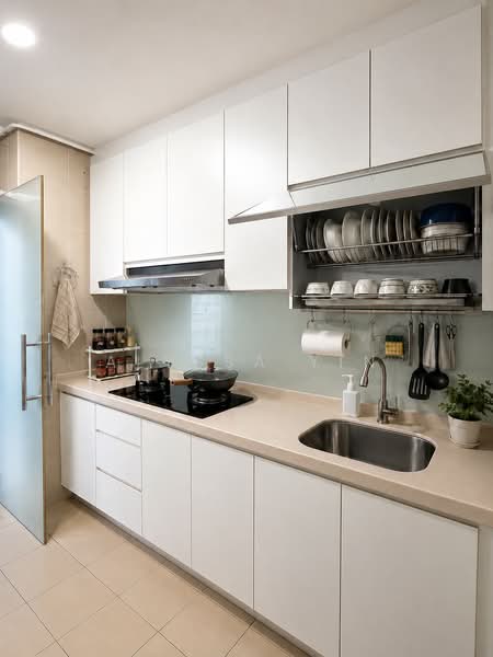 195D Punggol Road, 195D Punggol Road, 3 Bedrooms, 969 sqft, HDB Flat For Sale, by Alyssa Yin, 500239868 - Kitchen - PropertyGuru.com.sg