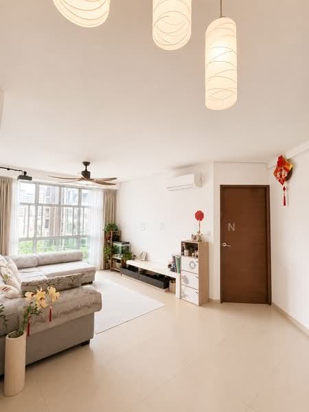 195D Punggol Road, 195D Punggol Road, 3 Bedrooms, 969 sqft, HDB Flat For Sale, by Alyssa Yin, 500239868 - Living Room - PropertyGuru.com.sg