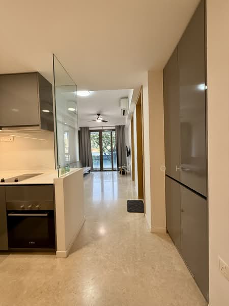 The Tre Ver, 68 Potong Pasir Avenue 1, 2 Bedrooms, 700 sqft, Condominium For Rent, by Jamie Sitoh, 500239872 - Entranceway - PropertyGuru.com.sg