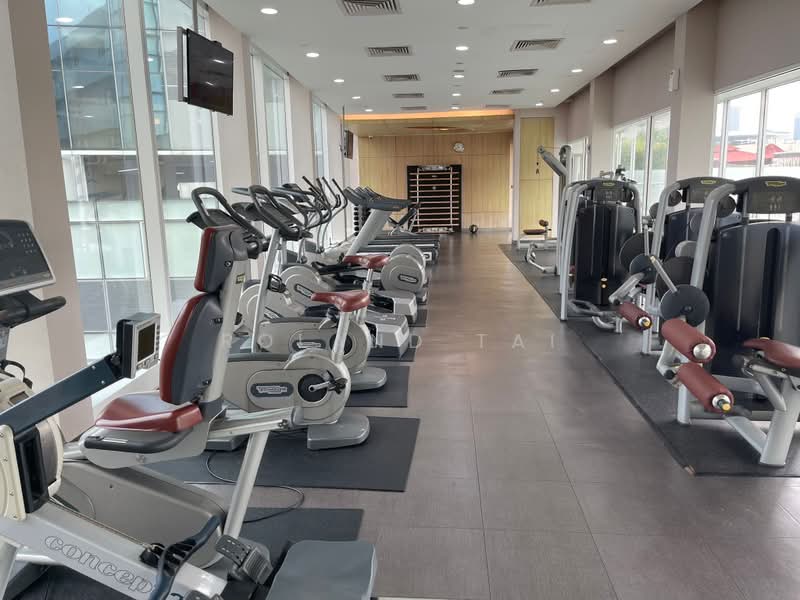 The Central, 12 Eu Tong Sen Street, 624 sqft, Office For Rent, by Roland Tai, 500239880 - Gym - CommercialGuru.com.sg