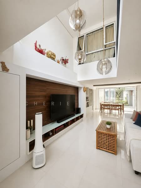 Jalan Muhibbah, Jalan Muhibbah, 2 Bedrooms, 2,200 sqft, Terraced House For Sale, by Cherie Chua, 500239901 - Living Room - PropertyGuru.com.sg