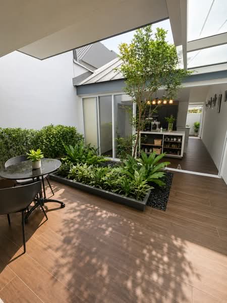 Jalan Muhibbah, Jalan Muhibbah, 2 Bedrooms, 2,200 sqft, Terraced House For Sale, by Cherie Chua, 500239901 - Garden - PropertyGuru.com.sg