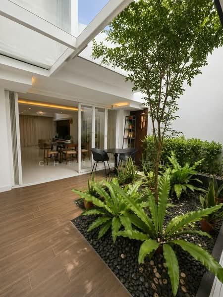 Jalan Muhibbah, Jalan Muhibbah, 2 Bedrooms, 2,200 sqft, Terraced House For Sale, by Cherie Chua, 500239901 - Living Room - PropertyGuru.com.sg