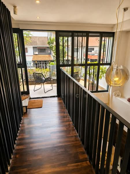 Jalan Muhibbah, Jalan Muhibbah, 2 Bedrooms, 2,200 sqft, Terraced House For Sale, by Cherie Chua, 500239901 - Corridor - PropertyGuru.com.sg