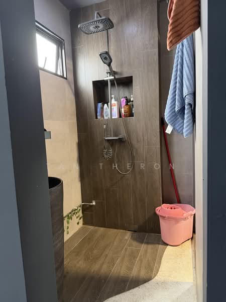 17 Marsiling Lane, 17 Marsiling Lane, 2 Bedrooms, 807 sqft, HDB Flat For Sale, by Tan Theron, 500239919 - Bathroom - PropertyGuru.com.sg