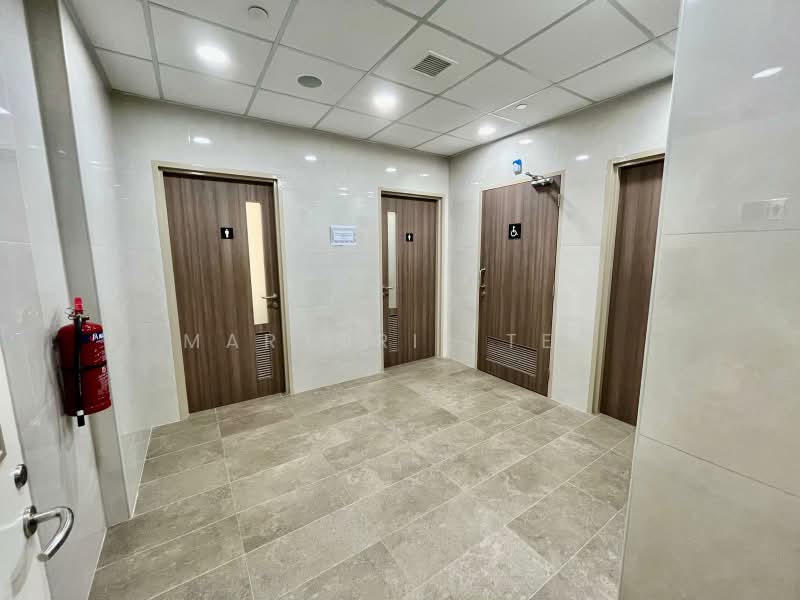 8,900sf Commercial Space for Office/Commercial School 5 mins walking from Dhoby Ghaut MRT, , 8,900 sqft, Office For Rent, by Marjorie Teo, 500239933 - Washrooms Corridor - CommercialGuru.com.sg