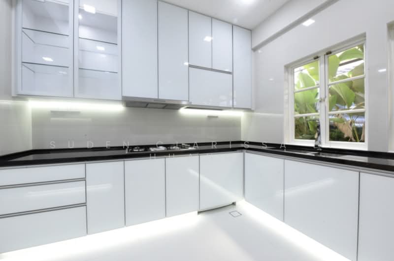 Gentle Villas, Gentle Drive, 5 Bedrooms, 7,382 sqft, Semi-Detached House For Rent, by Suden Clarissa Li Huang, 500239950 - Kitchen - PropertyGuru.com.sg