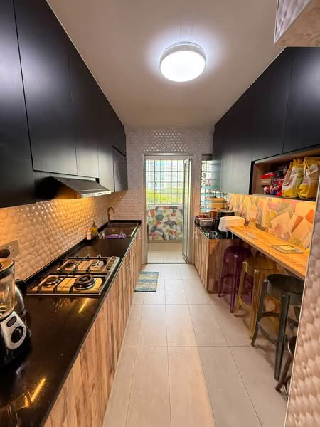 988A Buangkok Green, 988A Buangkok Green, 3 Bedrooms, 1,001 sqft, HDB Flat For Sale, by Kamal Karim, 500239958 - Kitchen - PropertyGuru.com.sg