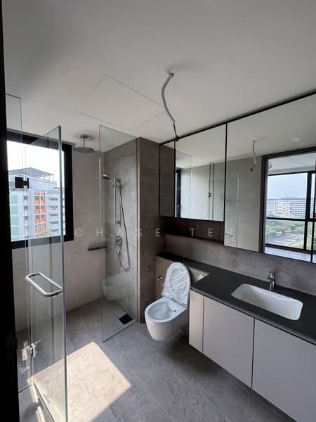 Norwood Grand, , 3 Bedrooms, 1,044 sqft, Condominium For Rent, by Chase Ter, 500239962 - Bathroom - PropertyGuru.com.sg