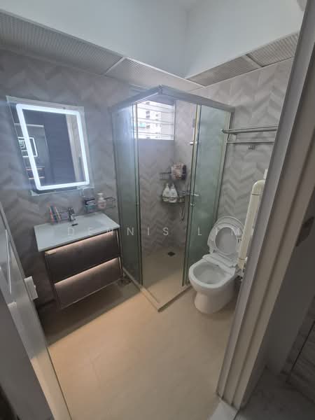 95B Henderson Road, 95B Henderson Road, 2 Bedrooms, 732 sqft, HDB Flat For Sale, by Dennis Lim, 500239969 - Bathroom - PropertyGuru.com.sg