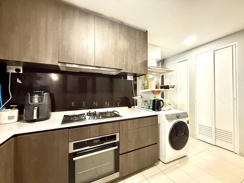 iNz Residence, 72 Choa Chu Kang Avenue 5, Dairy Farm / Bukit Panjang / Choa Chu Kang, 4 Bedrooms, 1,216 sqft, Condominium For Sale, by Kenny Koh, 500239982 - Kitchen - PropertyGuru.com.sg