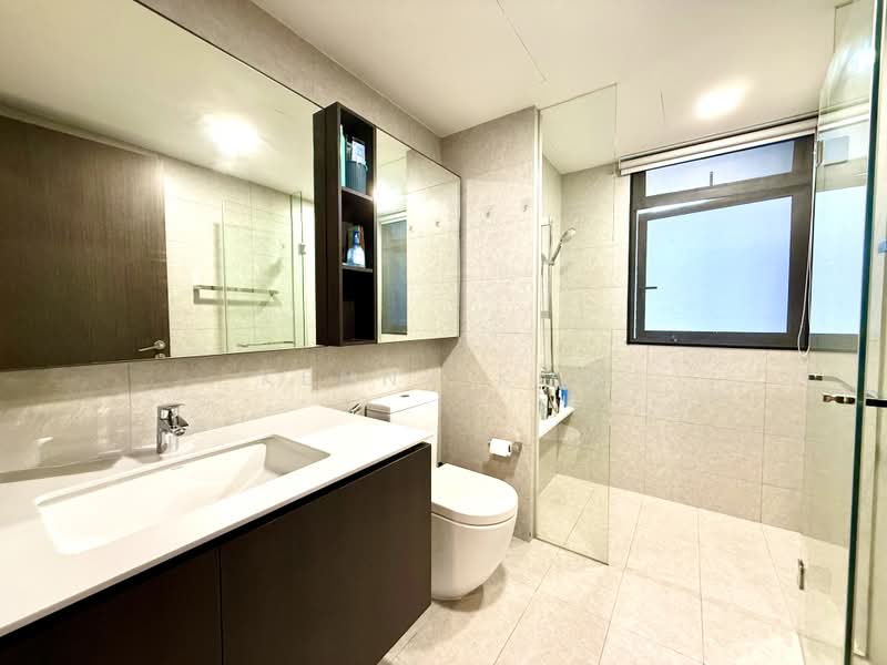 iNz Residence, 72 Choa Chu Kang Avenue 5, Dairy Farm / Bukit Panjang / Choa Chu Kang, 4 Bedrooms, 1,216 sqft, Condominium For Sale, by Kenny Koh, 500239982 - Master Bathroom - PropertyGuru.com.sg